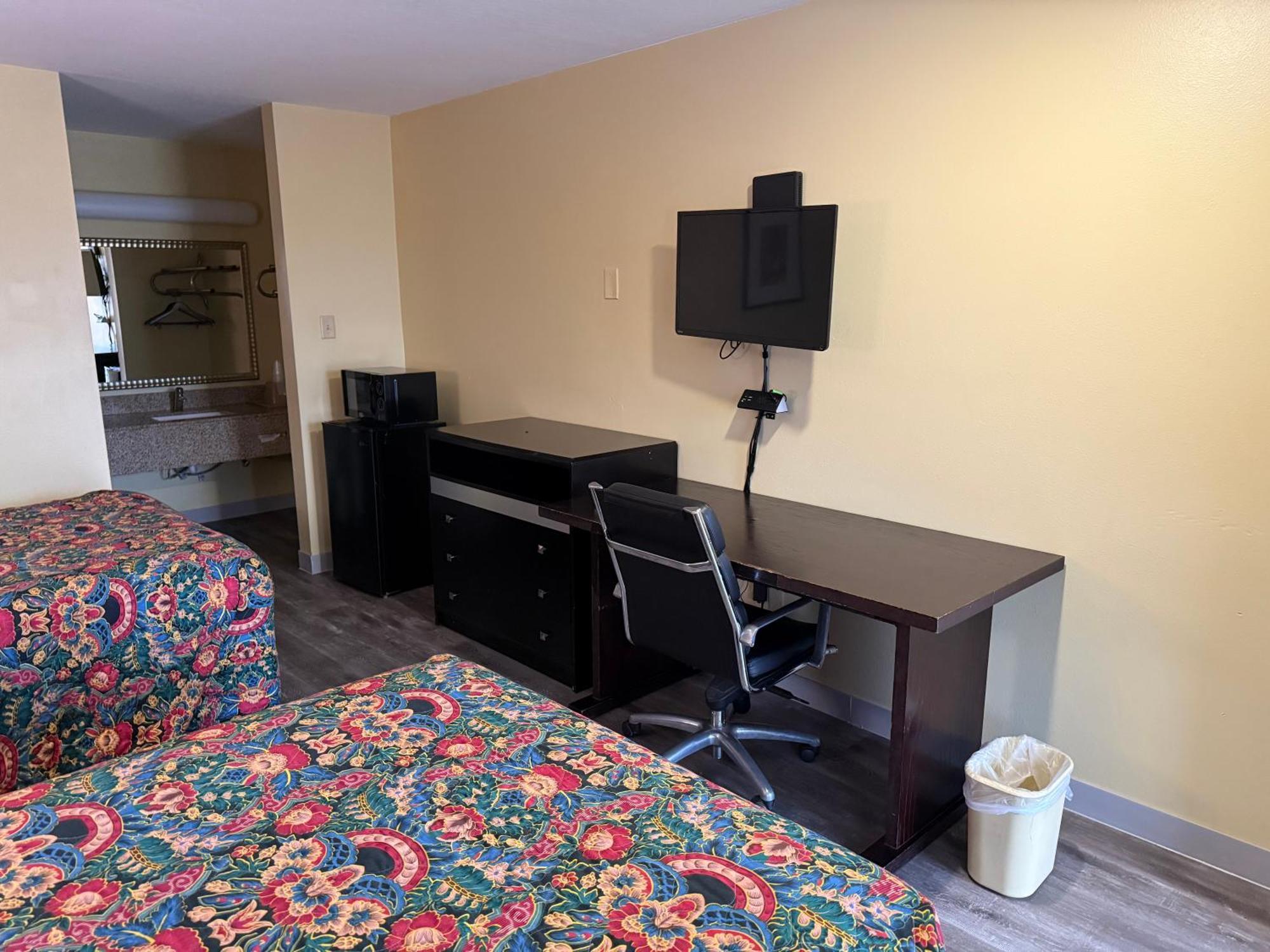 Liberty Inn - Collins Bagian luar foto