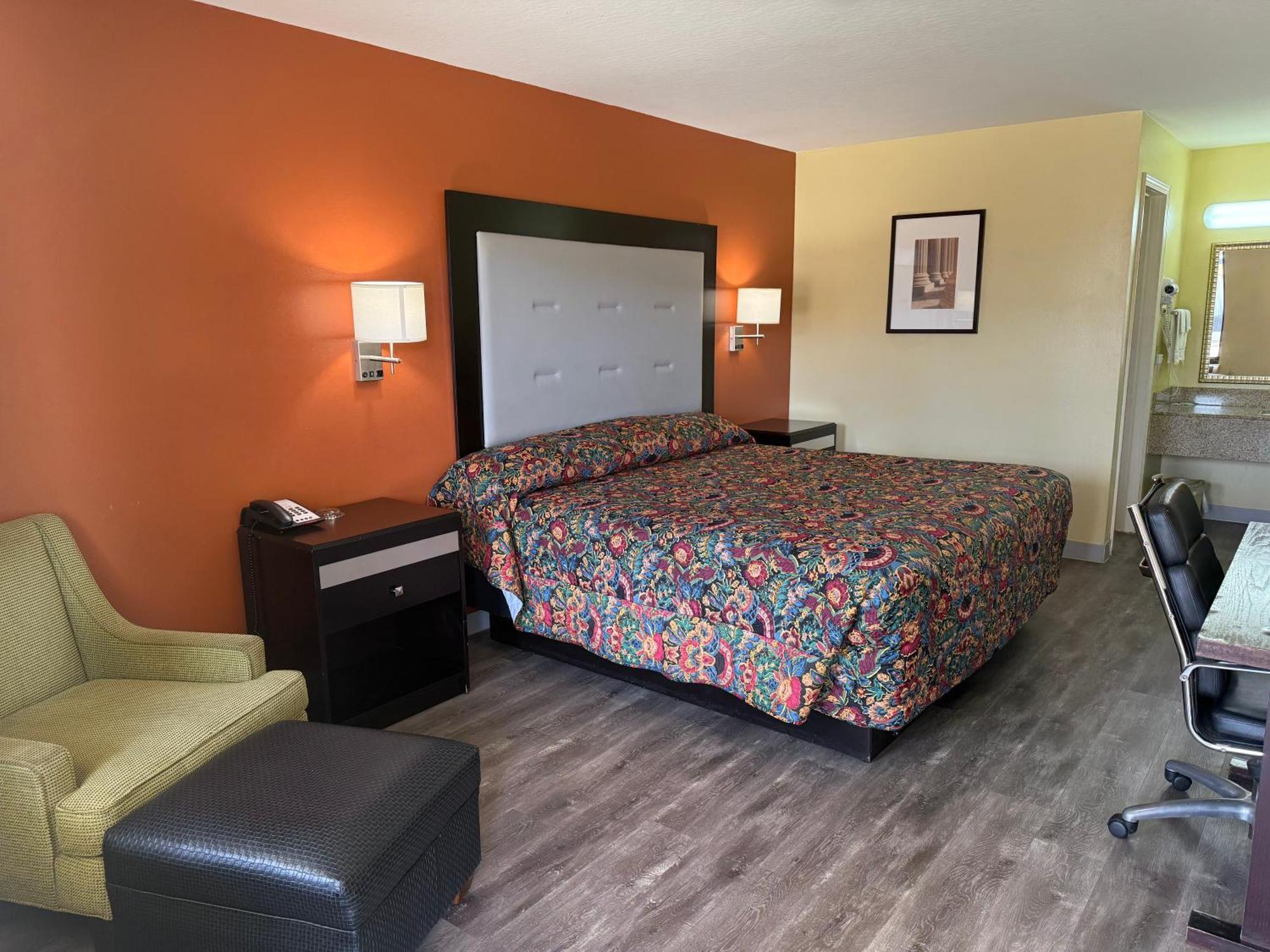 Liberty Inn - Collins Bagian luar foto